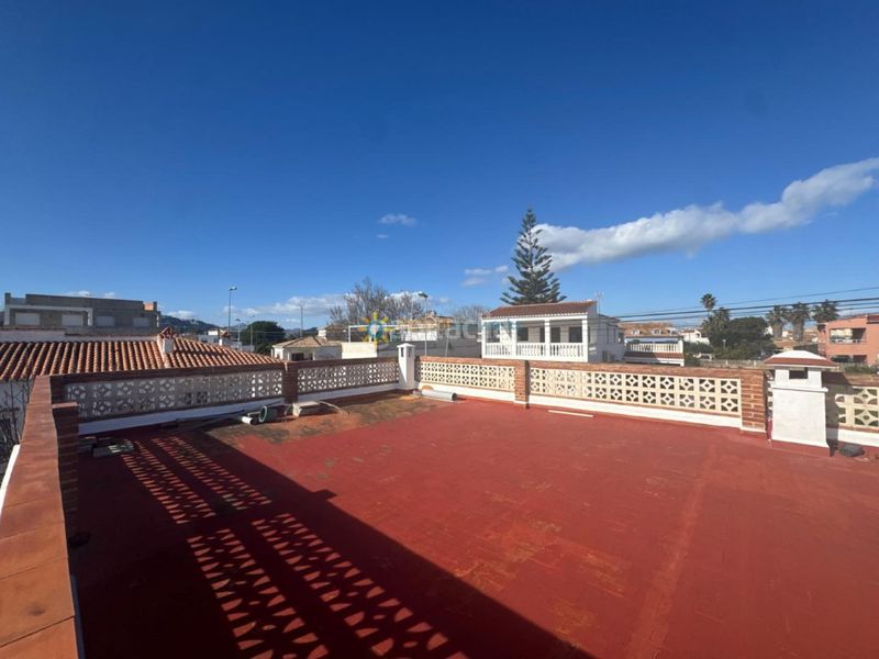Foto acbf2d06-4541-47f3-ae35-16756294ff52. Chalet  de venta en playa en Oliva playa Oliva