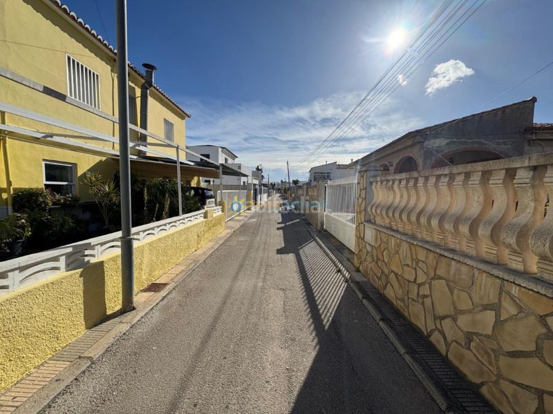 Foto d1b223b9-5362-440c-b0c6-4acc86e7a148. Chalet  de venta en playa en Oliva playa Oliva
