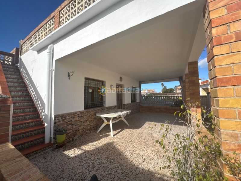 Foto f08a3512-1cbb-415f-8769-4e5bdb6571c1. Chalet  de venta en playa en Oliva playa Oliva