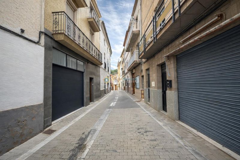 Foto 40c246f7-6b68-42a7-8de6-0feba38e0292. Casa adossada amb xemeneia a Sumacàrcer