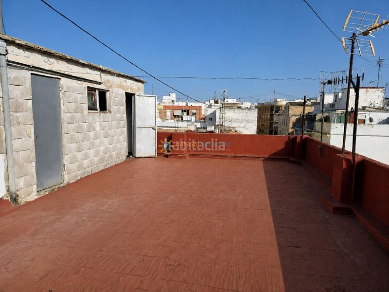 Foto df22a782-8d3f-498c-8608-ed9e7777740c. Pis a Oliva pueblo Oliva