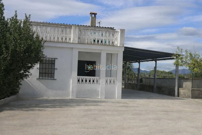 Foto 19f803e2-2b9e-46a9-8cd8-a01cdb13f81f. Xalet amb xemeneia aparcament a Bufali