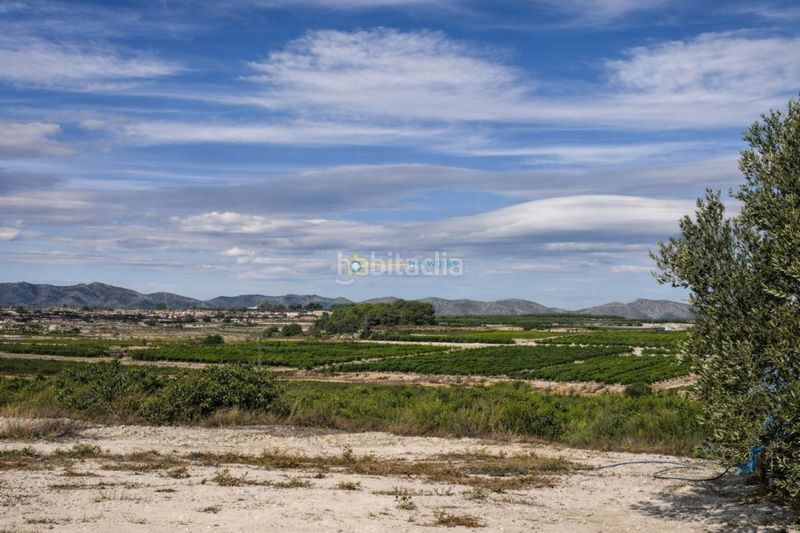 Foto 3b3e9fd1-95e9-4d53-9e12-5022acd72f95. Xalet amb xemeneia aparcament a Bufali