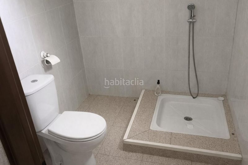 Foto 86a8faab-e668-49a0-ab8f-e17c56140b12. Xalet amb xemeneia aparcament a Bufali