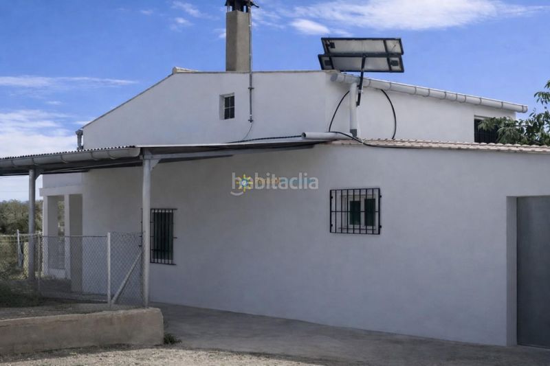 Foto 9a9e6ffd-690e-4b42-a2ff-e3ab7a06c3b5. Xalet amb xemeneia aparcament a Bufali