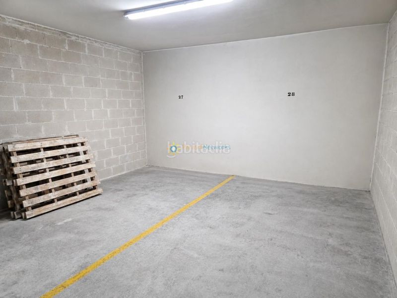 Foto 33e06866-2efc-4419-b9f8-0cd95bad06bd. Aparcament cotxe a Ador