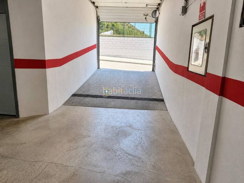 Foto 9ff3b59f-f058-4805-abe3-c8608ac3d59c. Aparcament cotxe a Ador
