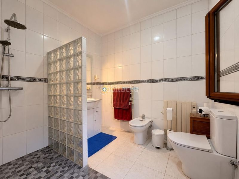 Foto 13d720ef-b325-4eef-b6cc-5e552e9a0c7d. Chalet  en venta en Centro Ontinyent