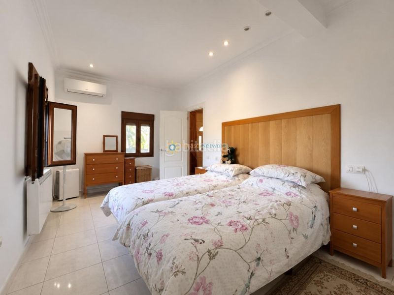 Foto 705fc2f7-aa7e-4ebc-abc4-4bdb05bddb4d. Chalet  en venta en Centro Ontinyent