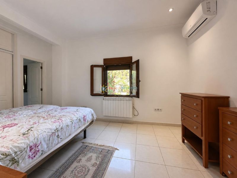 Foto e9052934-b720-49a5-885b-013c0d15daad. Chalet  en venta en Centro Ontinyent