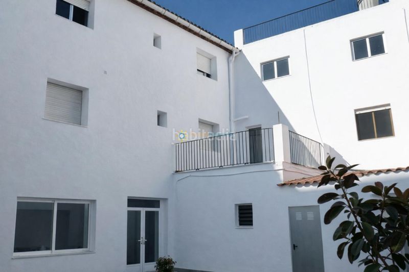 Foto ade3e581-8edd-412f-8d60-786050018aff. Edifici a Rafelcofer