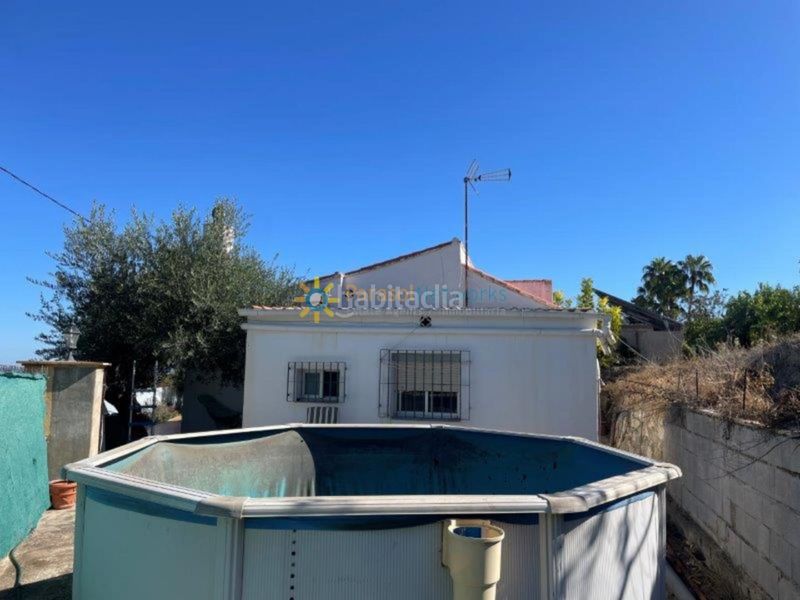Foto 0b85f00c-f6f9-4a4e-a34f-a11b4bed0aff. Xalet amb xemeneia aparcament a El Llombo Ontinyent