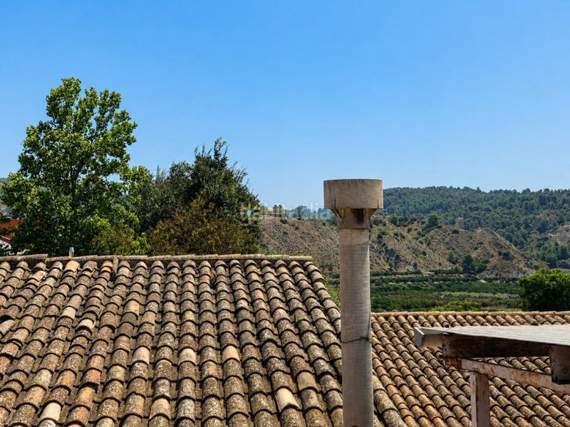 Foto 1ccb0836-4aab-4109-b10d-6616cf86751e. Casa aparellada amb xemeneia a Sellent