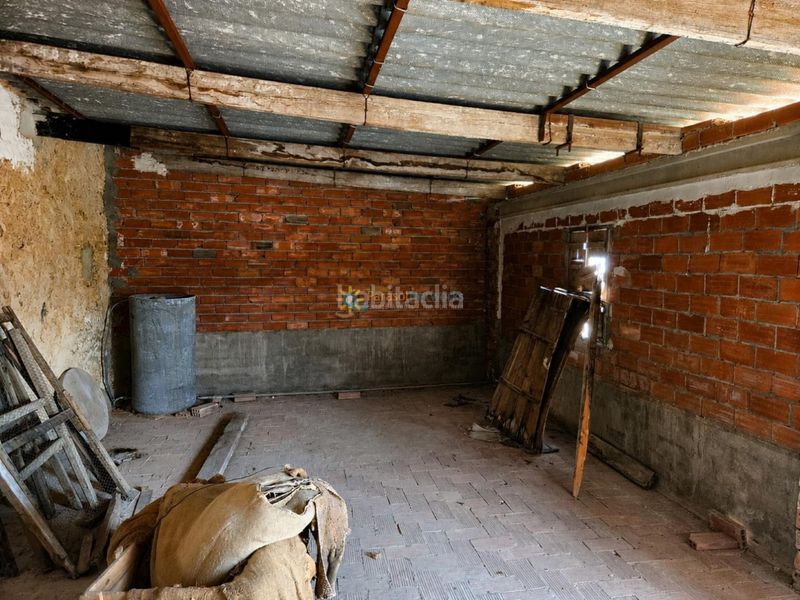 Foto 2e2e5ca3-b963-4995-aa7a-898d5defca85. Casa aparellada amb xemeneia a Sellent