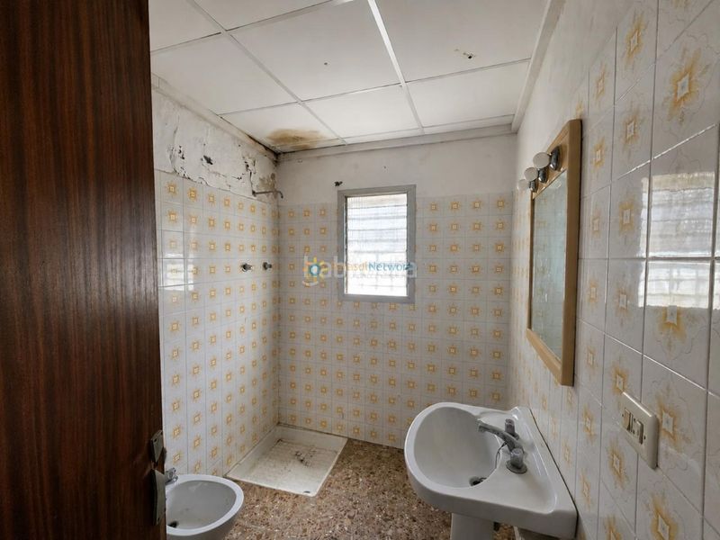 Foto 49a5ebdb-d9db-4bba-b890-e015367551a3. Casa aparellada amb xemeneia a Sellent