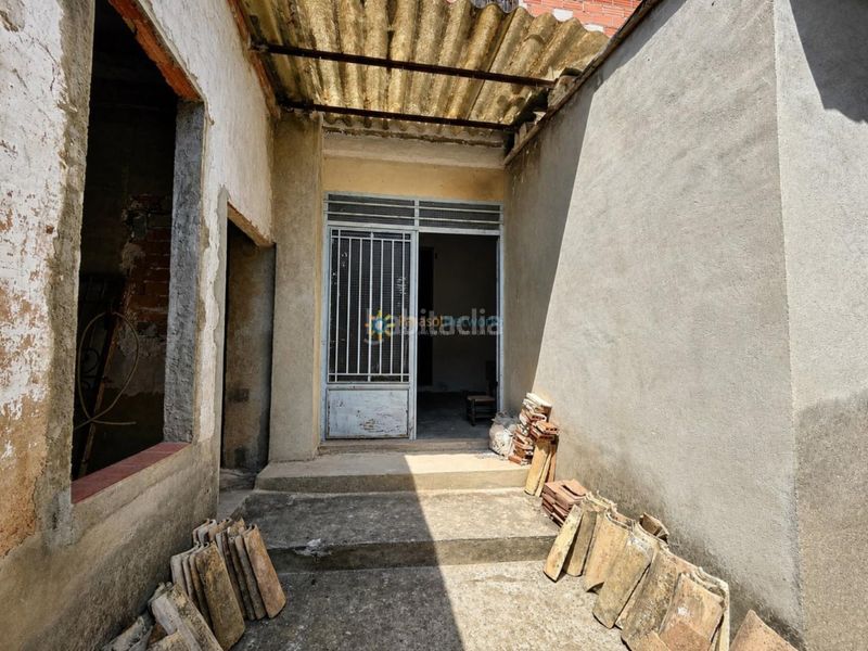 Foto a5e27110-f9fd-4f5b-a837-e9293bb48b3b. Casa aparellada amb xemeneia a Sellent