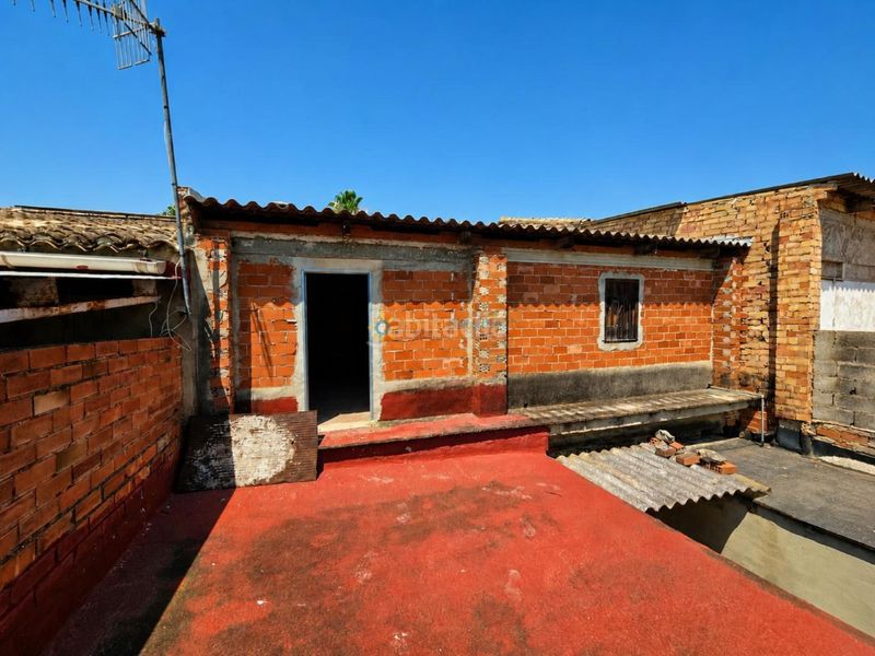 Foto b2e8a5f8-0bf6-43c4-90b2-eb99142e8830. Casa aparellada amb xemeneia a Sellent