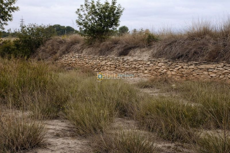 Foto b78c606c-eec0-4518-b36e-7fad19370eff. Masia amb aparcament a Albaida