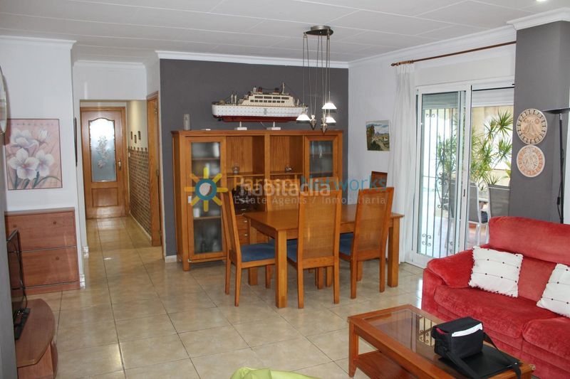 Foto b2bae5e2-5882-4f8b-87df-61271aaa589d. Alquiler chalet  en alquiler en playa en Oliva playa Oliva