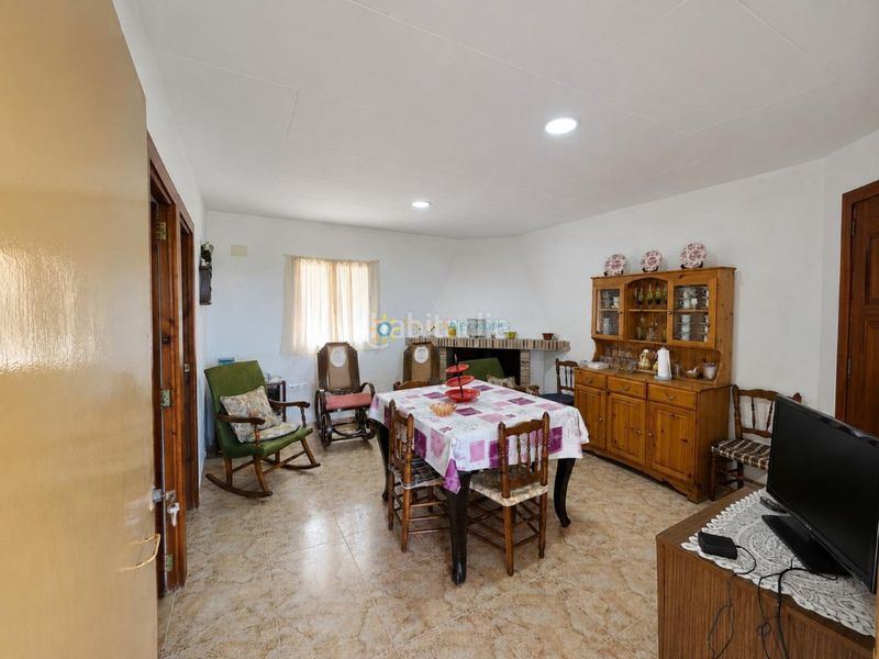 Foto 4fdef07a-266d-4e8f-bd78-7e871d31c58b. Xalet amb aparcament a Pego