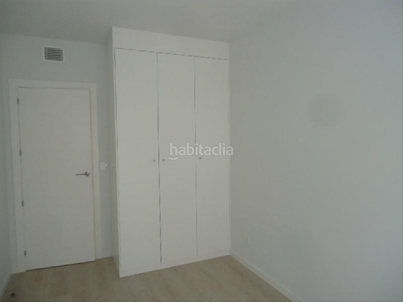 Foto 86e14e4c-aca4-4ede-97c2-cfafe65cfd31. Alquiler apartamento en calle bubión 1 en Rosaleda - Juventud Granada