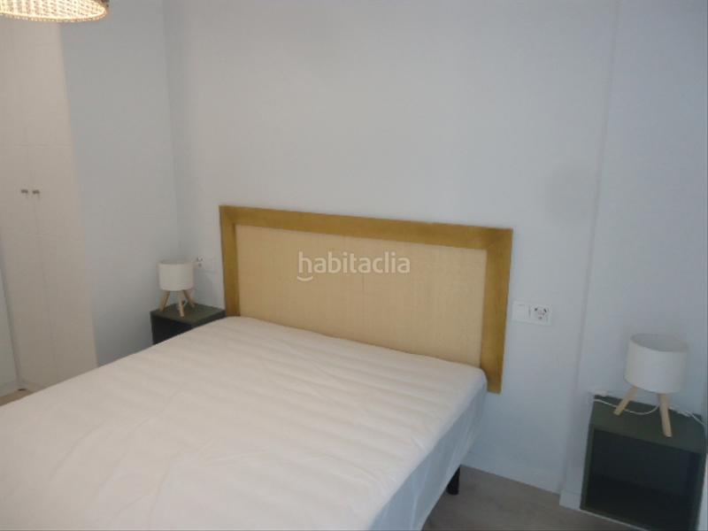 Foto d1bf2b0f-240d-4f20-a6c0-8936b0baba9c. Alquiler apartamento en calle bubión 1 en Rosaleda - Juventud Granada