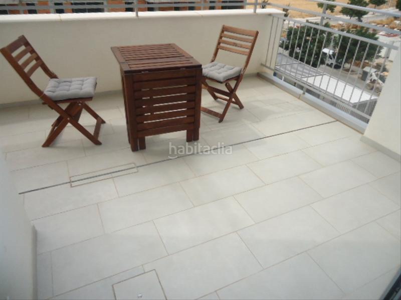 Foto db4c6de2-2c78-49e0-ac6e-7f995e91bdbc. Alquiler apartamento en calle bubión 1 en Rosaleda - Juventud Granada