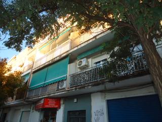 Pis  Camino de la zubia 13. Piso para reformar