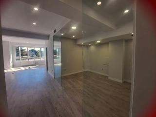 Location Local commercial  Ronda del cañillo. Estupenda entreplanta de 105m2 ,zona diafana con tres despachos