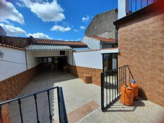 Masia a Valdeverdeja. Bonita casa de pueblo con encanto en valdeverdeja