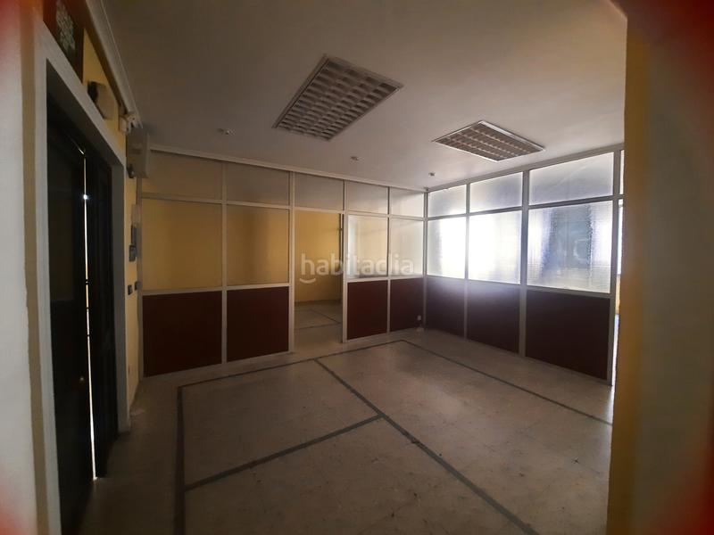 Foto bb47ef36-aba9-4dfb-822d-f72f4a8f1d04. Local comercial en avenida toledo 31 en Centro-Corte Inglés Talavera de la Reina