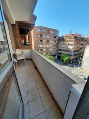 Etagenwohnung in Casco Antiguo