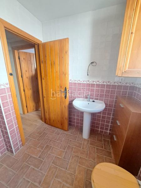 Foto 8e901f0e-e632-45df-a40d-7e5eb33ab50e. Casa amb xemeneia a Enix