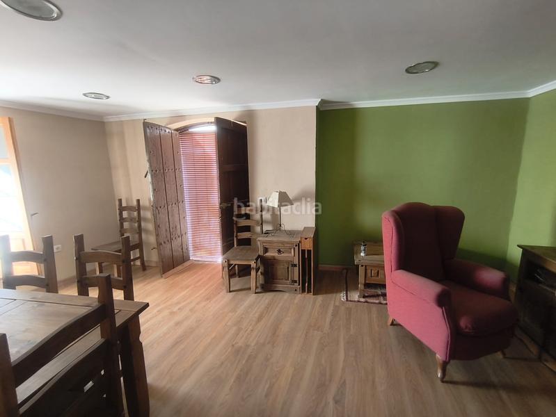 Foto c143f041-b630-4239-9b82-8616d2b75556. Casa amb xemeneia a Enix