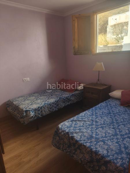 Foto fa06e146-c151-44c3-8b93-4e9aa16df855. Casa amb xemeneia a Enix