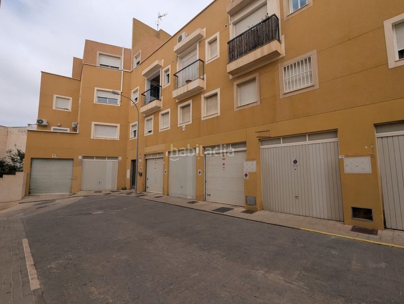 Foto b8dadb2e-ce07-4179-95b8-ef0606e5b581. Dúplex a calle bronce 3 a El Puerto Roquetas de Mar