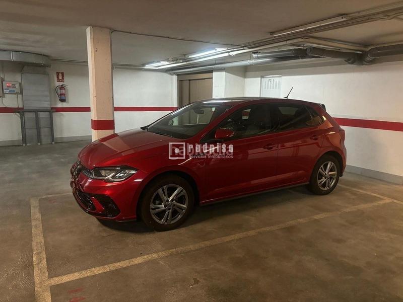 Foto 25f2d9c9-8ddb-4568-ae9a-86d895eb6793. Parking voiture dans Centro San Fernando de Henares