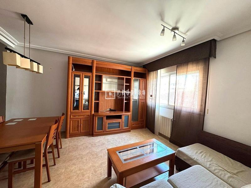 Foto f30e4d35-ba31-4e27-b2ec-f032897f949c. Dúplex en Valleaguado-La Cañada Coslada