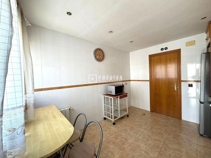 Foto 1c48daaf-6a6c-429b-bc56-c2850e23a5f6. Zweistöckige wohnung mit heizung in Valleaguado-La Cañada Coslada