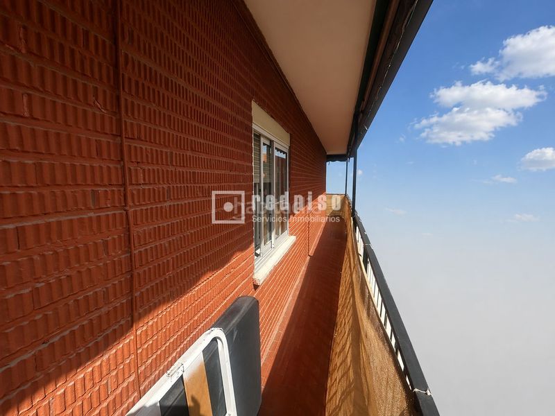 Foto f0956217-3c85-4102-a4c3-6e1cbe075b76. Pis amb calefacció a Centro San Fernando de Henares