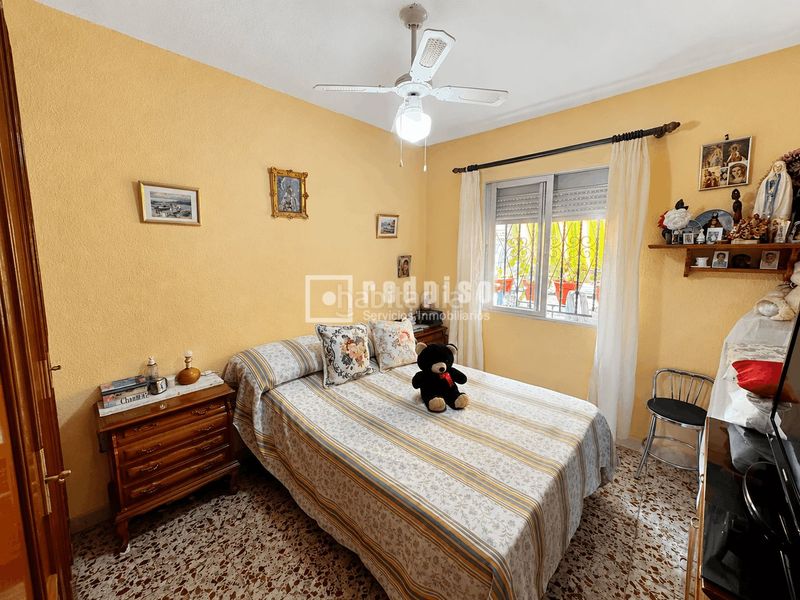 Foto 0f66995f-50e1-4376-bbce-69a6765c52da. Casa amb calefacció a Ciudad 70 Coslada
