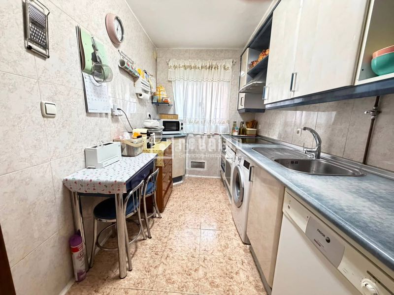 Foto 7823f516-8189-42f5-8454-be711aeb7456. Casa amb calefacció a Ciudad 70 Coslada