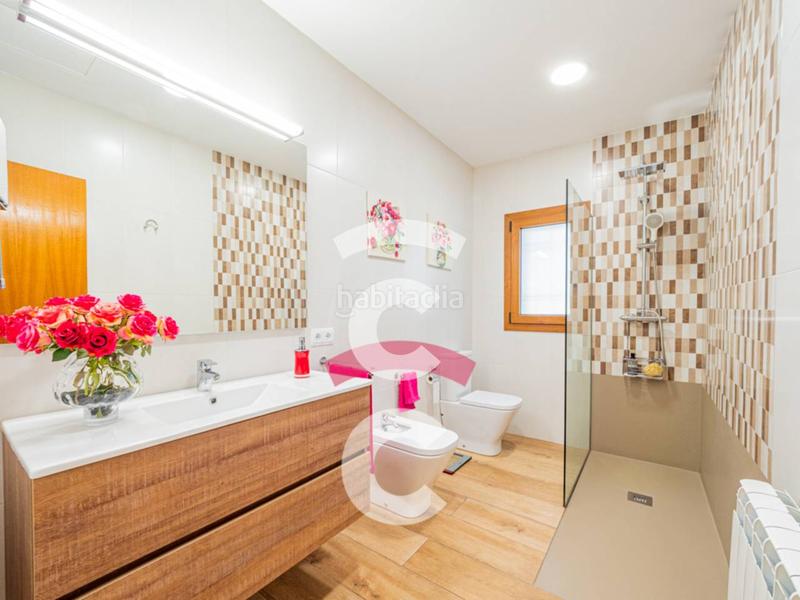Foto 092d77bc-22a7-42ec-b0bd-ed1c6deb1824. Casa  en venta en Perafita