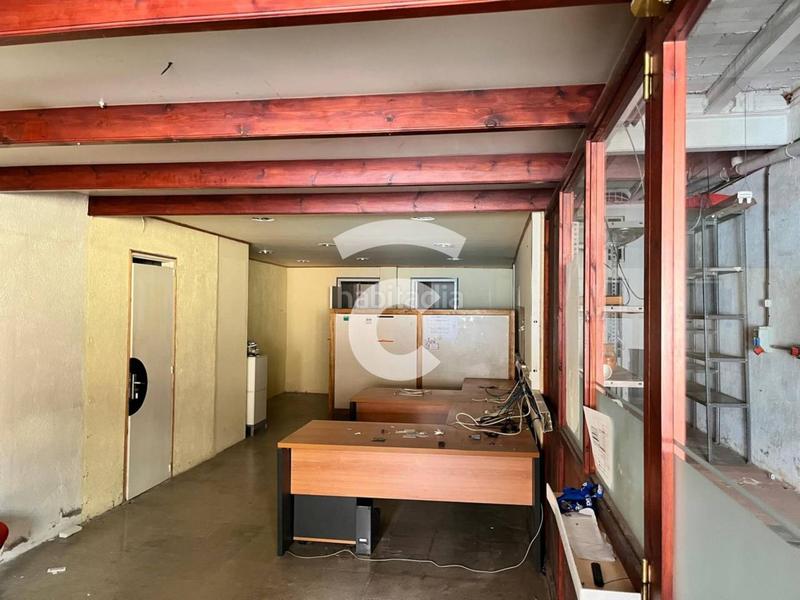 Foto b97db02e-9538-467e-8a29-e3ab6f7144a9. Rent business premise in Estadi-Santa Anna Vic