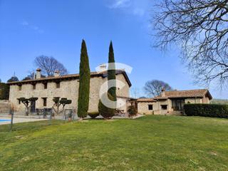 Bauernhof in Mieres. Masa restaurada, licencia de turismo rural en el parque de sant