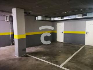 Car parking in Menedez Pelayo