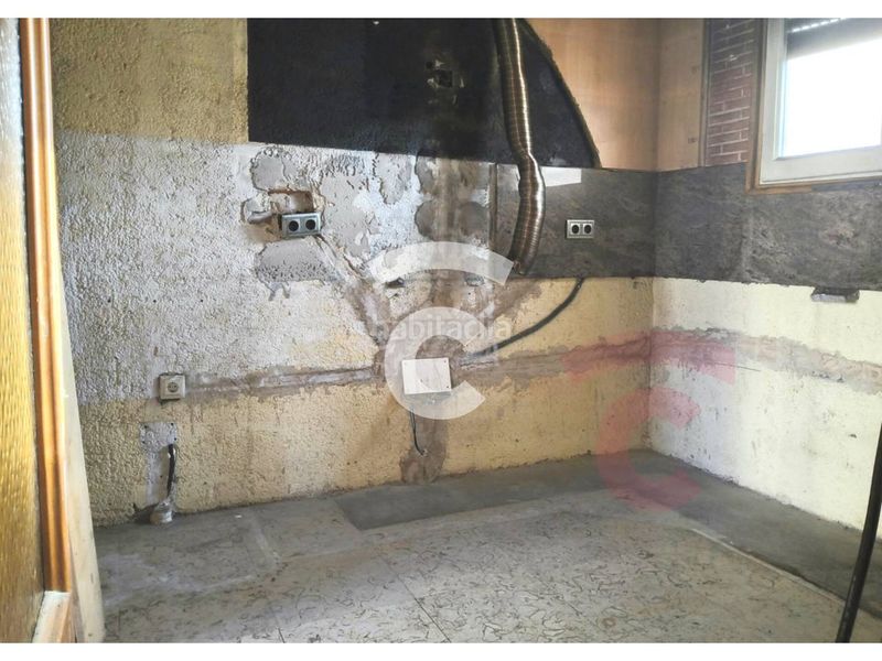 Foto 725f05da-75fb-454d-bd55-b0182d5c57a7. Casa amb calefacció aparcament a Manlleu
