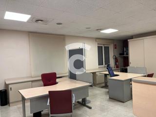 Lloguer Local Comercial  Sant antoni. Oficina en alquiler en el centro de vic  amueblada y lista para