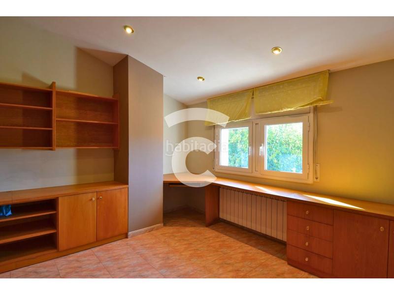 Foto c518768d-3e15-4f8e-bd17-7c4110b503d6. Maison avec chauffage parking dans Olot