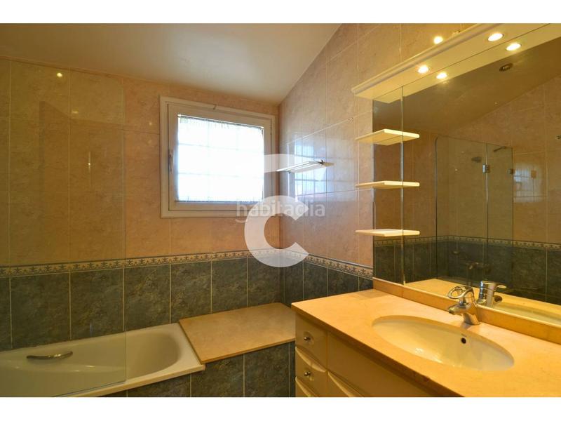 Foto c8a56255-caa2-4780-8941-0f0338f80bed. Maison avec chauffage parking dans Olot